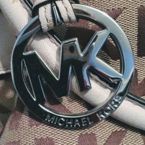 Michael kors purse.